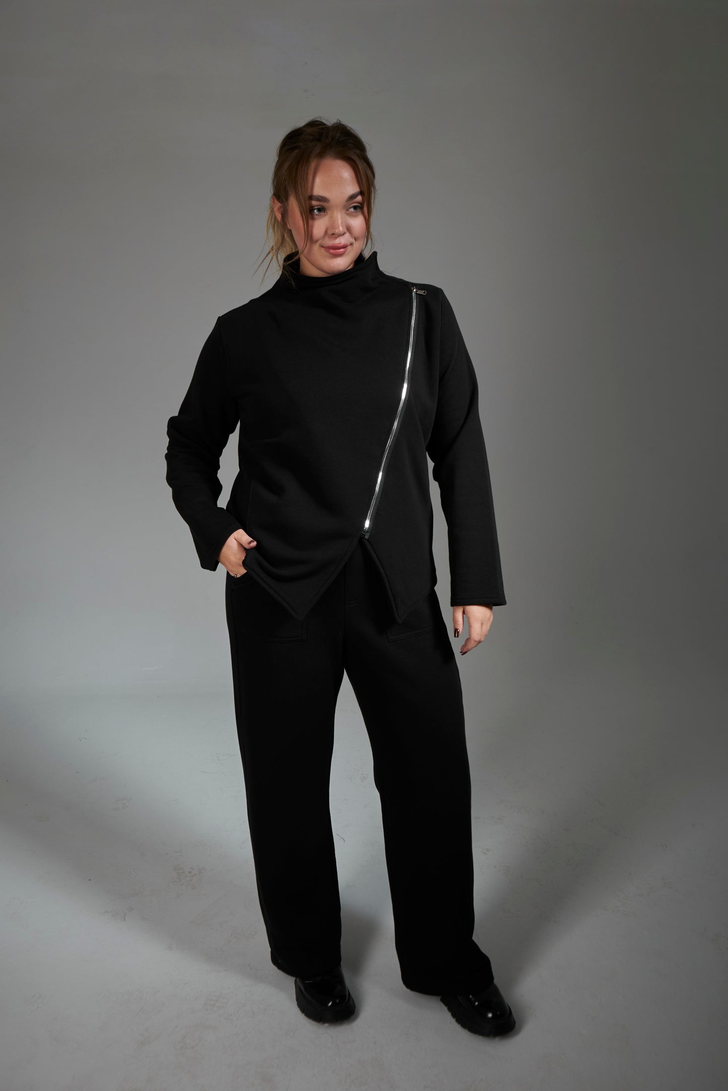 Relaxed-Fit Wide Jogger