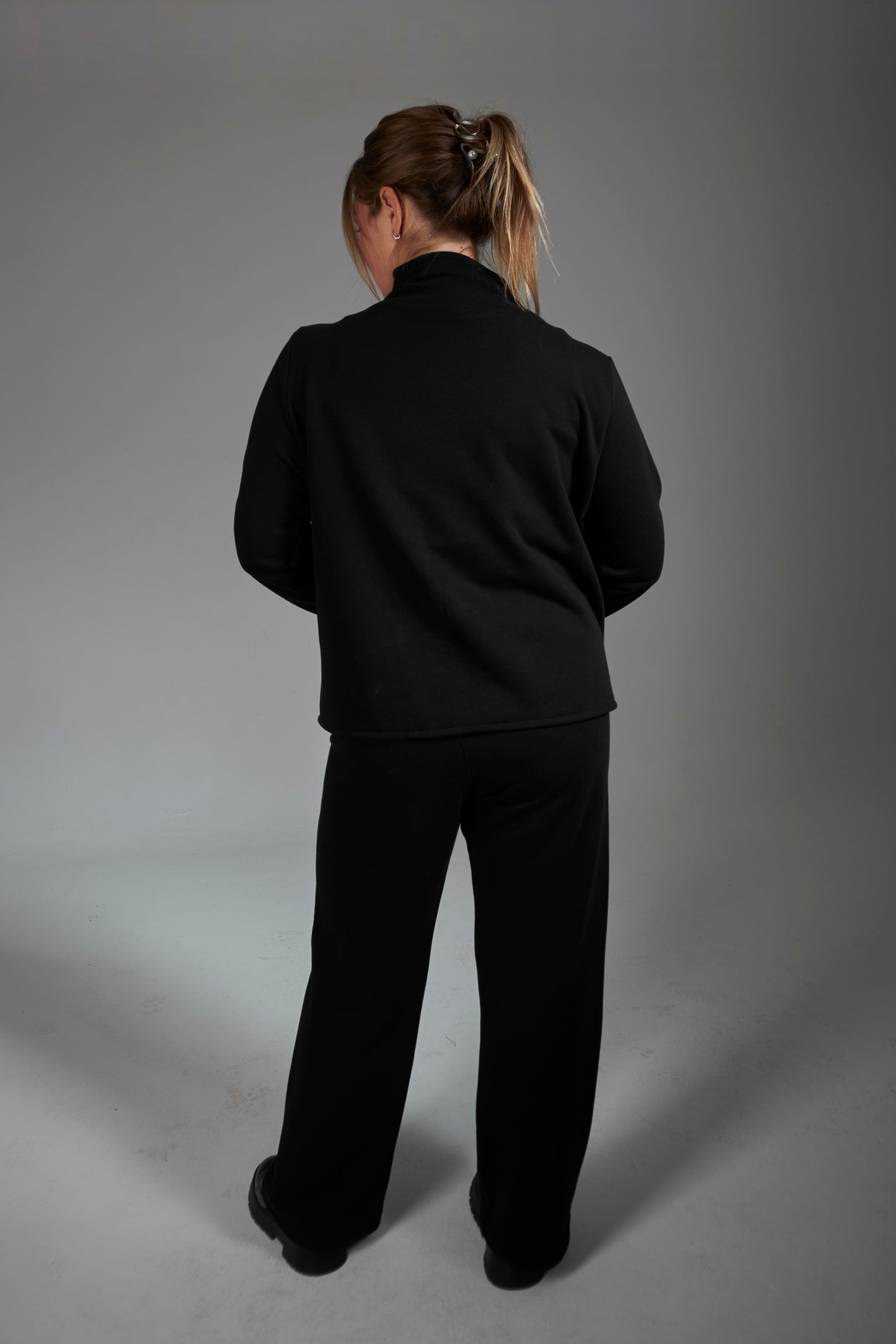 Relaxed-Fit Wide Jogger